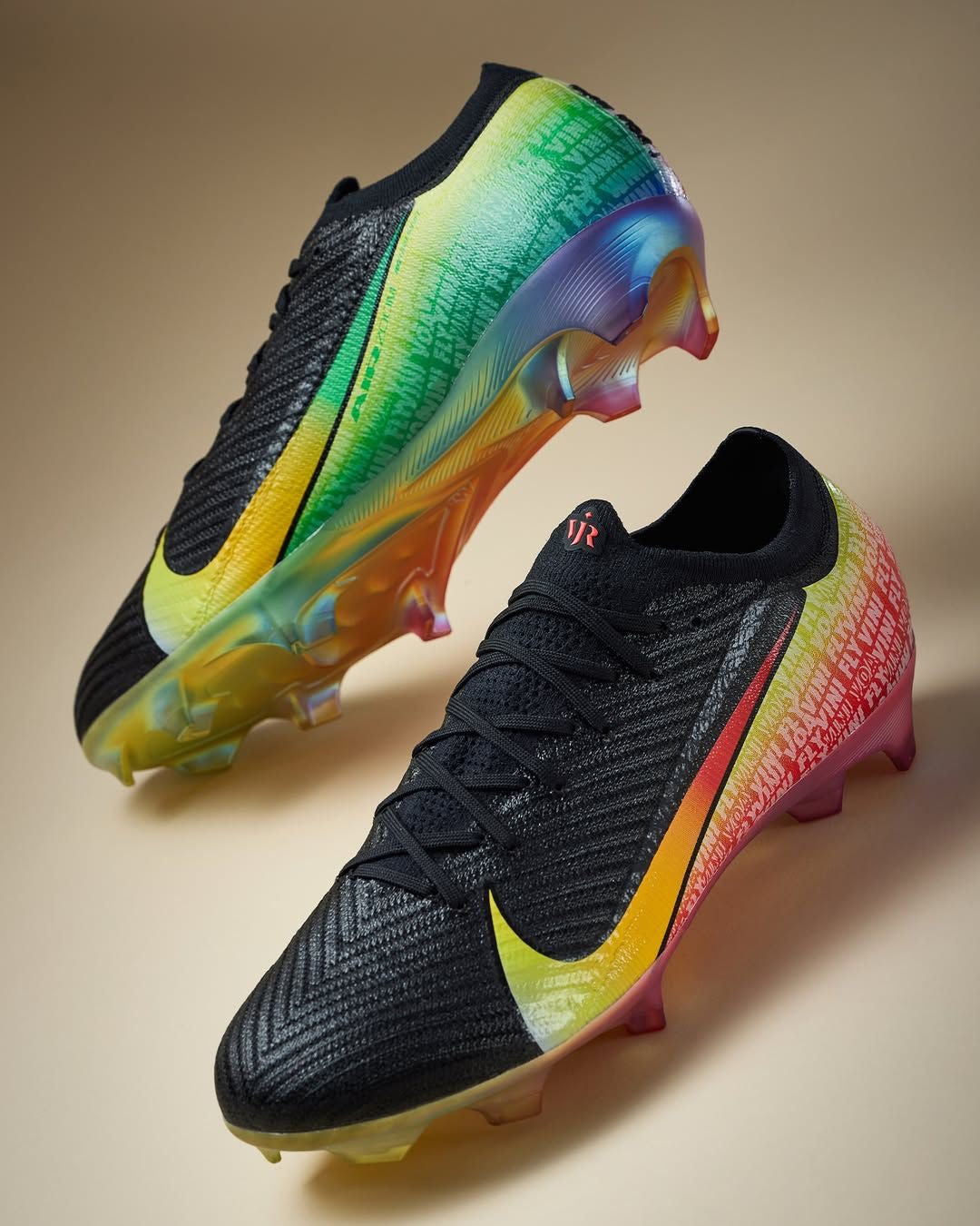 NIKE FG CLEATS